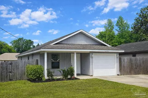 3704 Diamond St, Pace, FL 32571