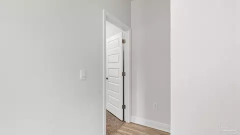 Entry Way - 8087 Fox Hunt Dr, Milton, FL 32583 photo 5 of 8