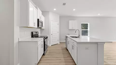 Kitchen - 8087 Fox Hunt Dr, Milton, FL 32583 photo 1 of 2