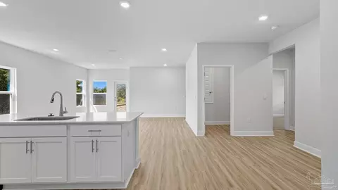 Entry Way - 8087 Fox Hunt Dr, Milton, FL 32583 photo 3 of 8