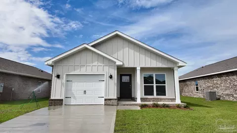 8182 Fox Hunt Dr, Milton, FL 32583