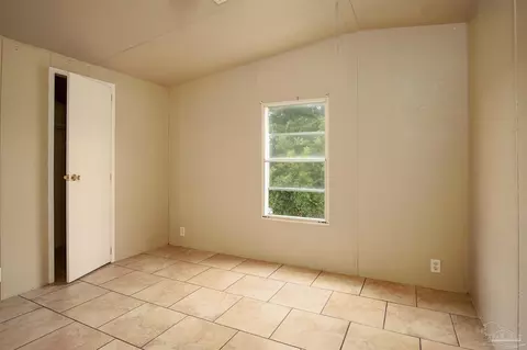 5180 Phoenix Dr, Milton, FL 32583 photo 12