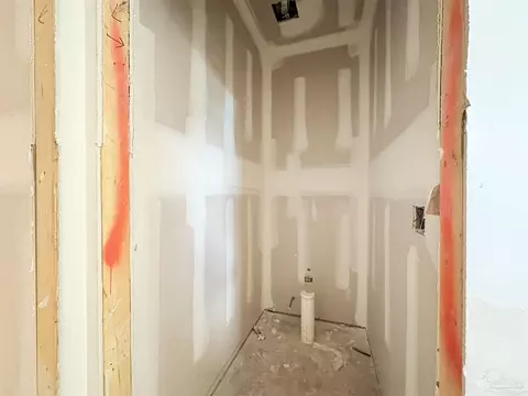 Bath - 2940 N 17th Ave, Milton, FL 32583 photo 2 of 2