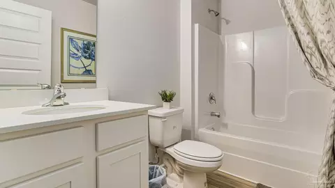 Bath - 9715 Dutton Ln, Milton, FL 32583 photo 2 of 2