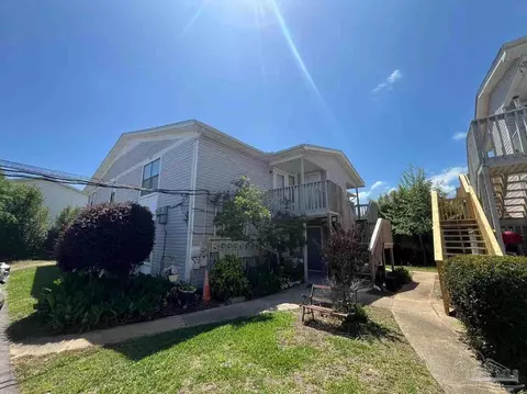1301 Redwood Ln #B, Gulf Breeze, FL 32563