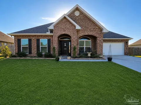 1118 Shoal River Dr, Crestview, FL 32539
