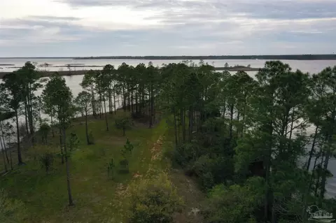7999 Virginia Ln, Milton, FL 32583