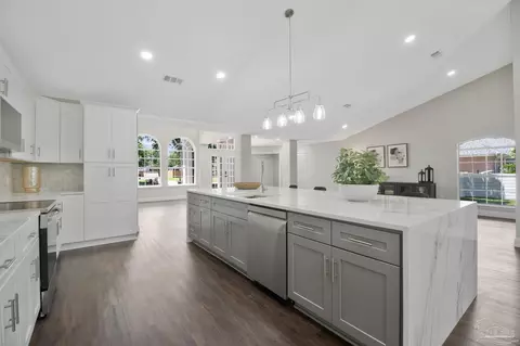 Kitchen - 116 Mt Pilot St, Cantonment, FL 32533 photo 3 of 7