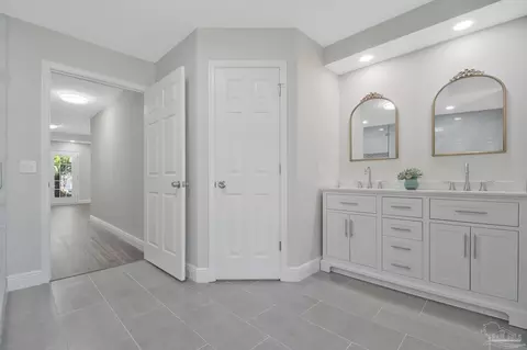 Bath - 116 Mt Pilot St, Cantonment, FL 32533 photo 4 of 6