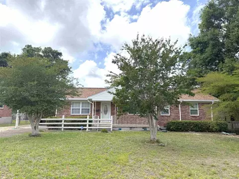 744 Boxwood Dr, Pensacola, FL 32503