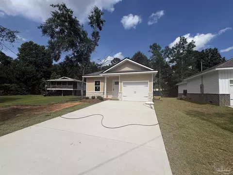 Exterior - 3032 N 11th Ave, Milton, FL 32583 photo 3 of 4