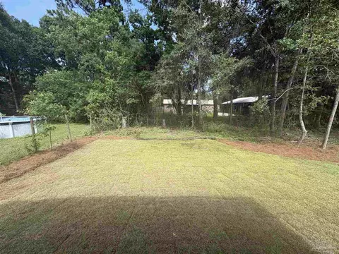 Exterior - 3032 N 11th Ave, Milton, FL 32583 photo 4 of 4