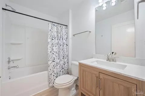 Bath - 820 Moorhen Way, Crestview, FL 32539 photo 2 of 7