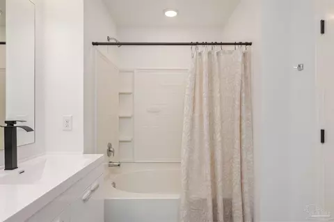 Bath - 820 Moorhen Way, Crestview, FL 32539 photo 3 of 7