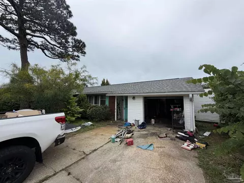 3351 Circle Dr, Gulf Breeze, FL 32563