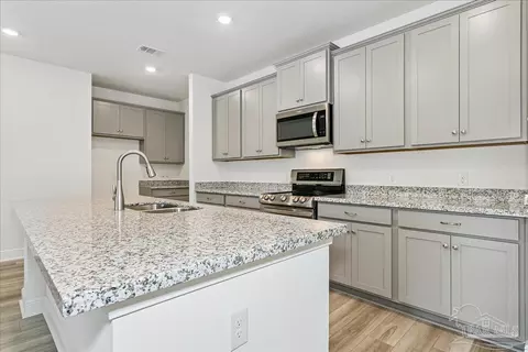 Kitchen - 6161 Carson Dr, Milton, FL 32570 photo 1 of 4