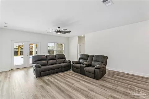 Living - 6161 Carson Dr, Milton, FL 32570 photo 2 of 3