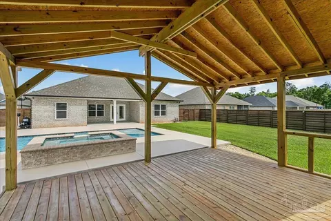 Exterior - 6161 Carson Dr, Milton, FL 32570 photo 10 of 13