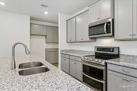 Kitchen - 6161 Carson Dr, Milton, FL 32570 photo 3 of 4