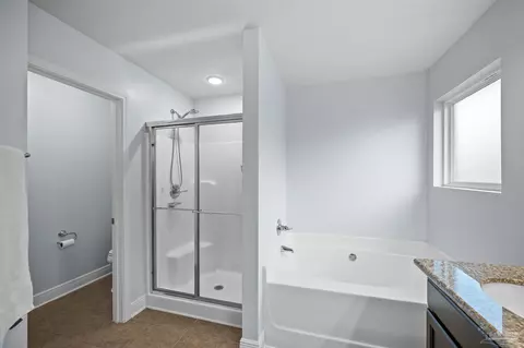 Bath - 5575 Mill Race Cir, Pace, FL 32571 photo 2 of 3