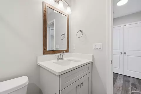 Bath - 5159 Lake Dr, Crestview, FL 32539 photo 2 of 3