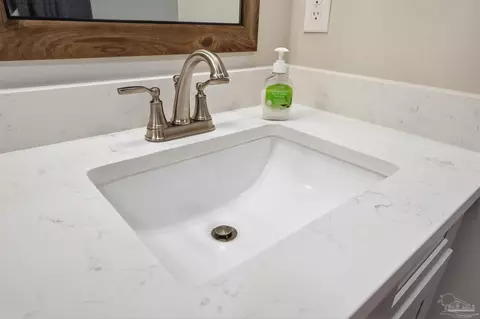 Bath - 5159 Lake Dr, Crestview, FL 32539 photo 3 of 3