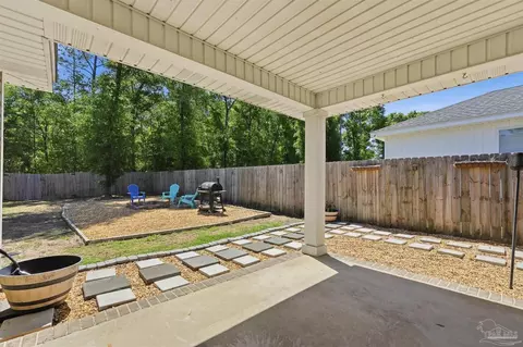 Exterior - 5159 Lake Dr, Crestview, FL 32539 photo 8 of 8