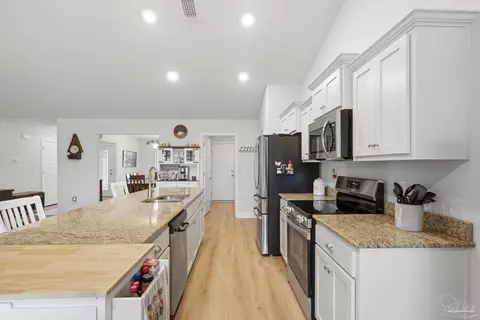 Kitchen - 6512 Benelli Dr, Milton, FL 32570 photo 2 of 4