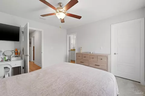 Bedroom - 6512 Benelli Dr, Milton, FL 32570 photo 5 of 8