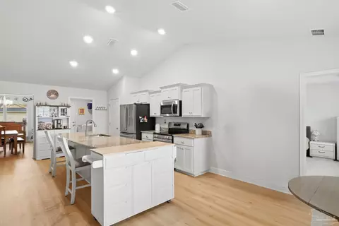 Kitchen - 6512 Benelli Dr, Milton, FL 32570 photo 3 of 4