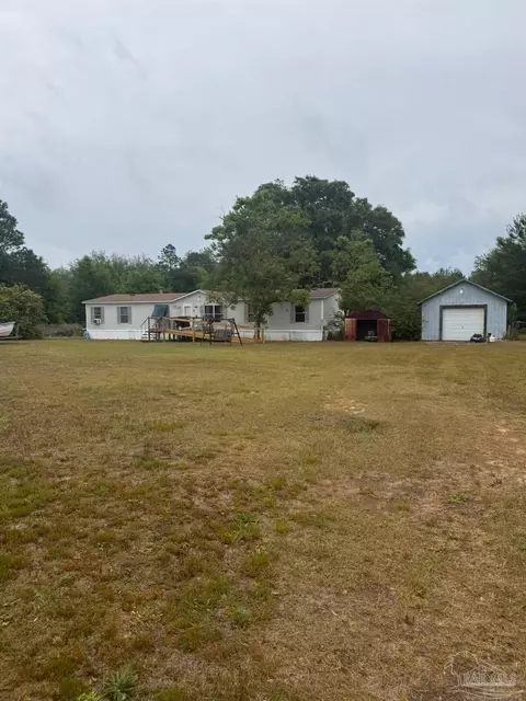 5208 Green Springs Dr, Milton, FL 32583