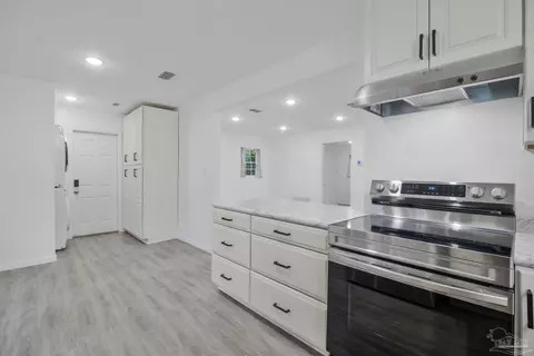 Entry Way - 4535 Hwy 90, Pace, FL 32571 photo 1 of 2