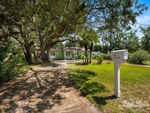 420 Fairpoint Dr, Gulf Breeze, FL 32561