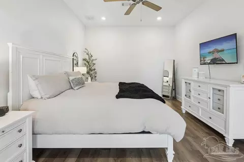 Bedroom - 5912 Dun Barton Ct, Pace, FL 32571 photo 2 of 10