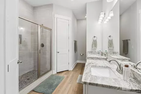 Bath - 5912 Dun Barton Ct, Pace, FL 32571 photo 2 of 5