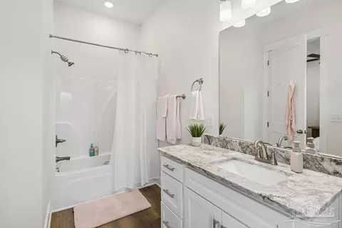 Bath - 5912 Dun Barton Ct, Pace, FL 32571 photo 4 of 5