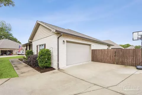 Exterior - 5912 Dun Barton Ct, Pace, FL 32571 photo 6 of 8