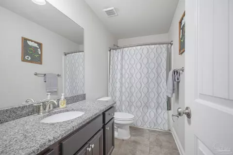 Bath - 6294 Ladera Trl, Pace, FL 32571 photo 4 of 5