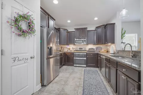 Kitchen - 6294 Ladera Trl, Pace, FL 32571 photo 1 of 3