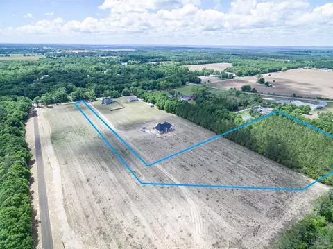 000 Daybreak Ln, Pace, FL 32571