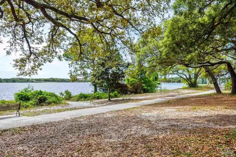 424 Gibbs Rd, Pensacola, FL 32507