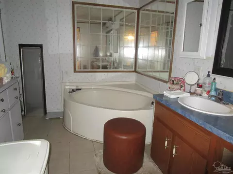 Bath - 4010 Wilkes St, Pace, FL 32571 photo 1 of 1