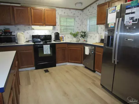 Kitchen - 4010 Wilkes St, Pace, FL 32571 photo 2 of 2