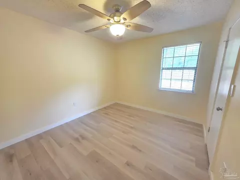 Bedroom - 215 Aza Pl, Crestview, FL 32539 photo 12 of 15