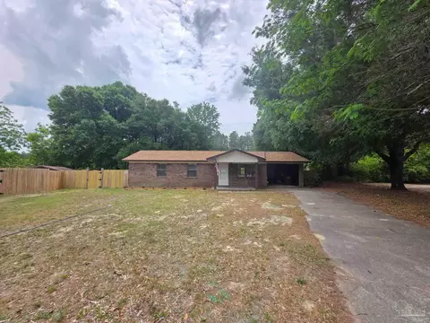 Exterior - 215 Aza Pl, Crestview, FL 32539 photo 7 of 8