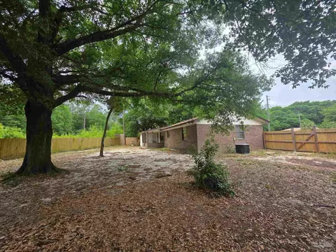 Exterior - 215 Aza Pl, Crestview, FL 32539 photo 10 of 10