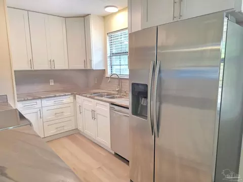Kitchen - 215 Aza Pl, Crestview, FL 32539 photo 2 of 6