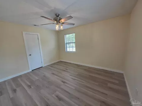 Bedroom - 215 Aza Pl, Crestview, FL 32539 photo 8 of 15