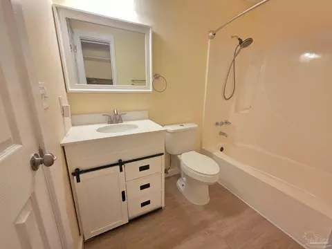 Bath - 215 Aza Pl, Crestview, FL 32539 photo 1 of 3