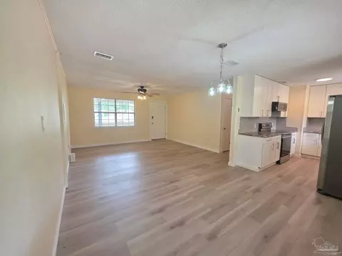 Living - 215 Aza Pl, Crestview, FL 32539 photo 6 of 7